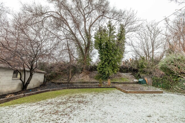 Building Photo - 3045 S 1640 E