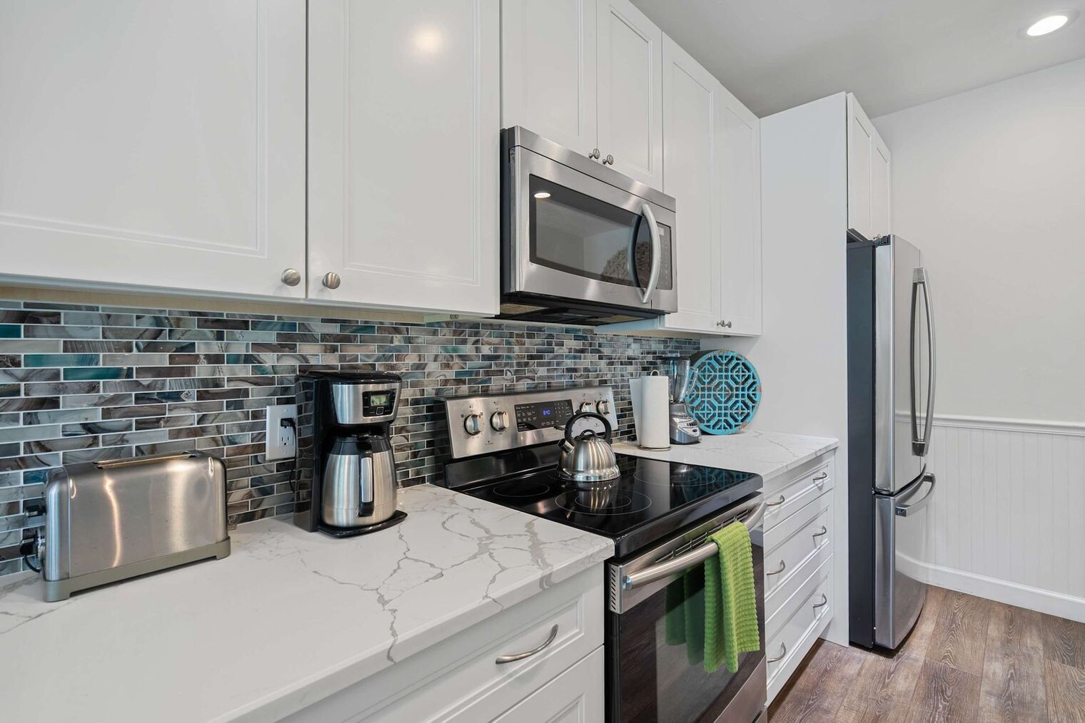 Building Photo - 551 91st Ave N