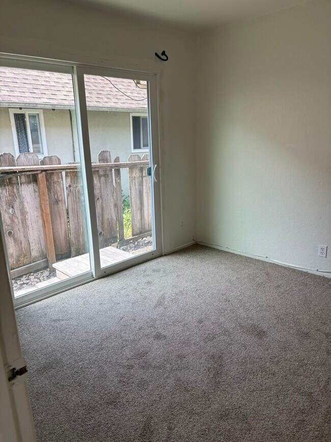 Building Photo - 3955 Princeton Dr