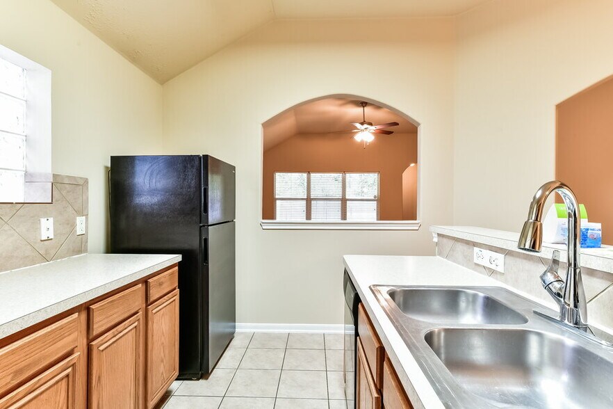 Building Photo - 13407 Forest Pines Village Ln