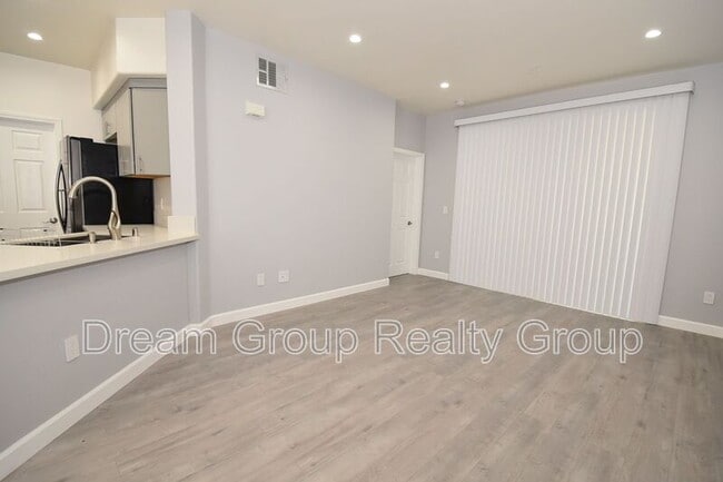 Building Photo - 7155 S Durango Dr