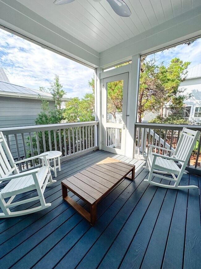 Building Photo - New, exclusive 3200 sq ft 4 bedroom/3.5bat...