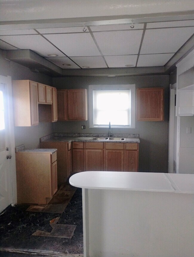 Building Photo - 1408 Roosevelt Ave