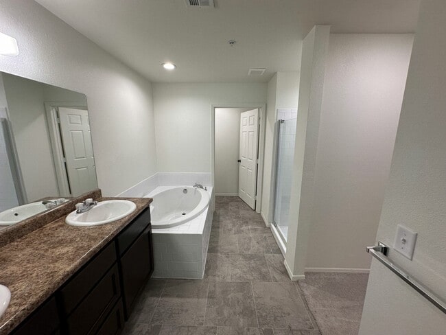 Building Photo - 7357 E 36th Pl