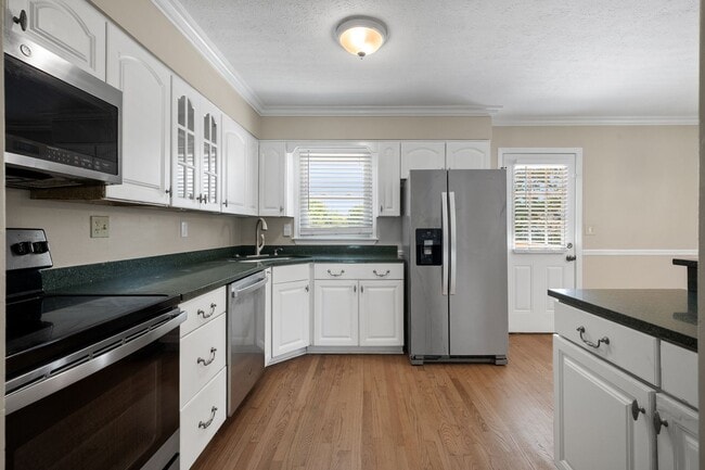 Building Photo - 9212 Foxtail Ct
