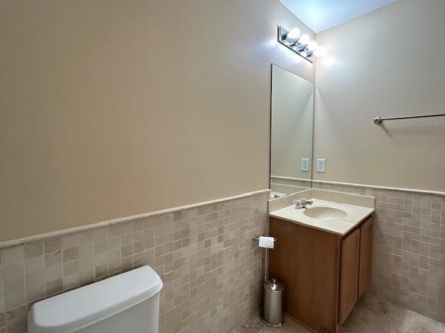 Building Photo - 3455 Fernview Dr