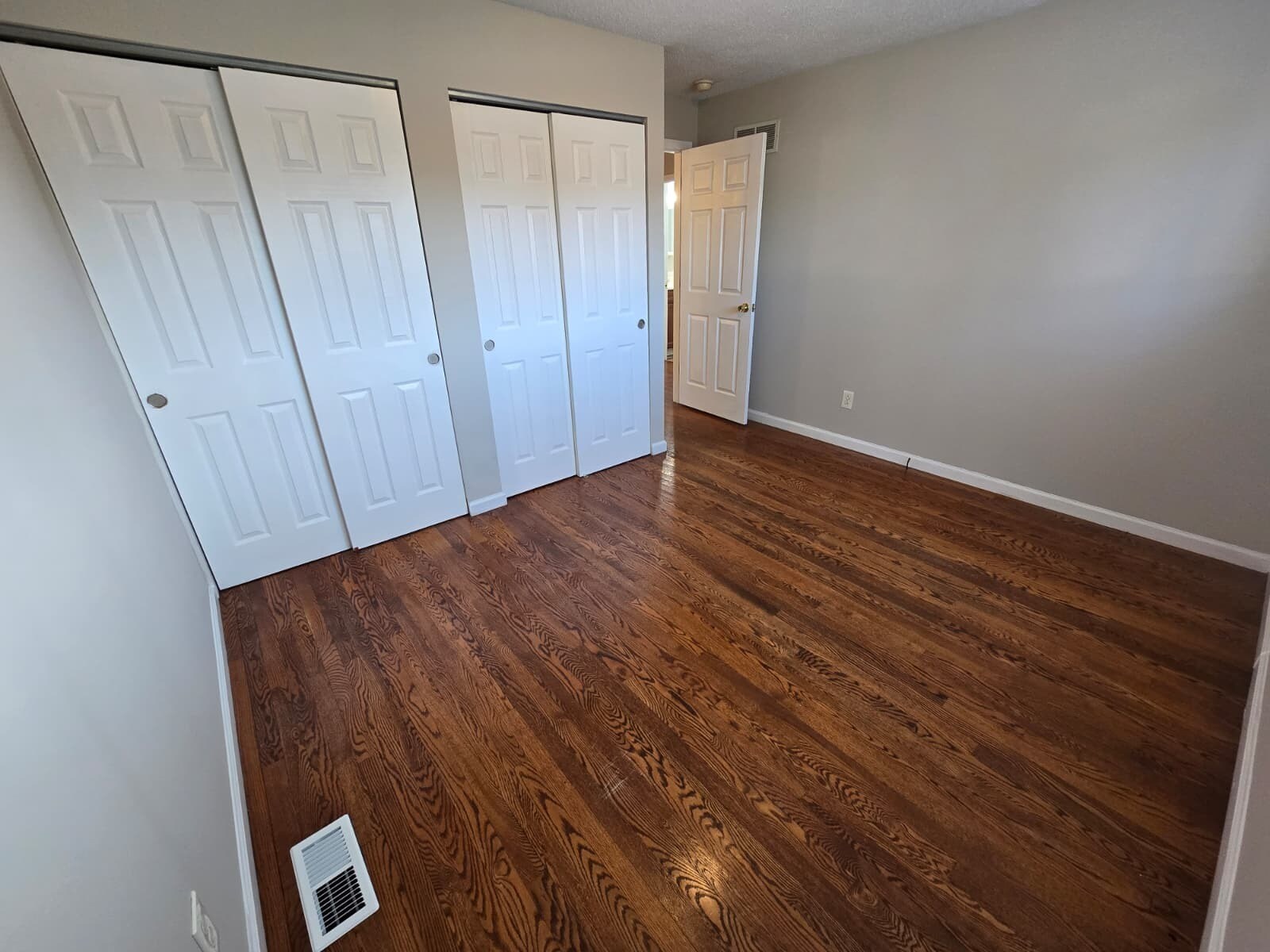 Building Photo - 2223 Lovett Dr