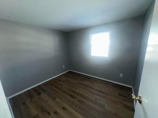 Building Photo - 3535 Paris Blvd