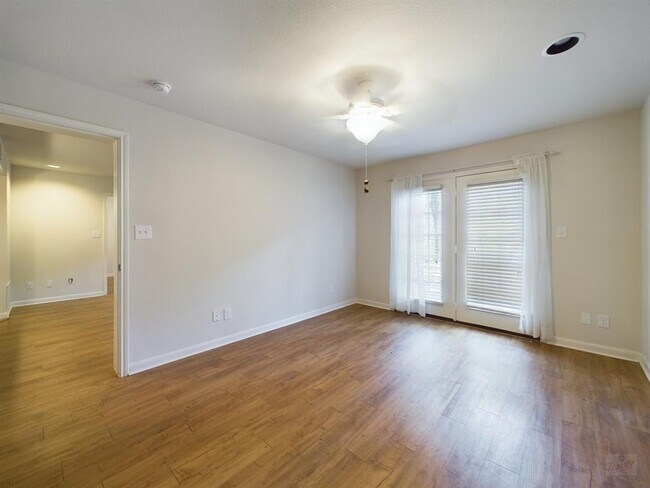 Building Photo - 7685 Northcross Dr