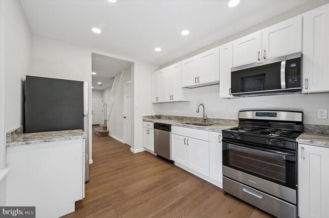 Building Photo - 2318 Fernon St