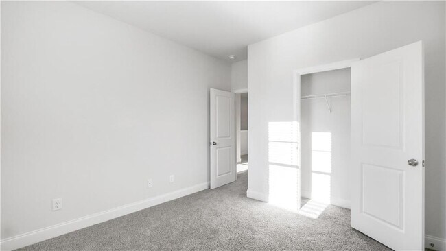 Building Photo - 1274 Ainsworth Alley