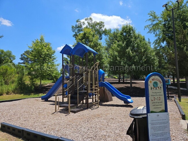 Building Photo - 905 Glenhaven Dr