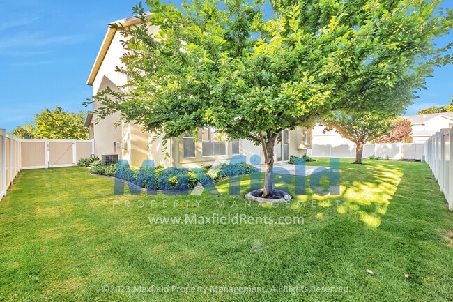 Building Photo - Lehi 4 BD 2.5 BA 2 GA - Fenced Yard