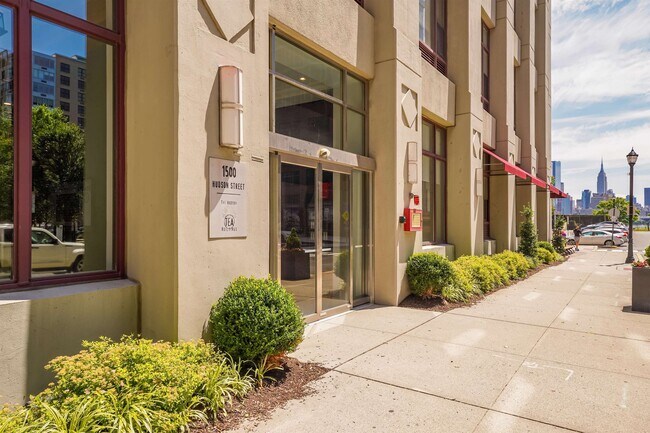 Building Photo - 1500 Hudson St