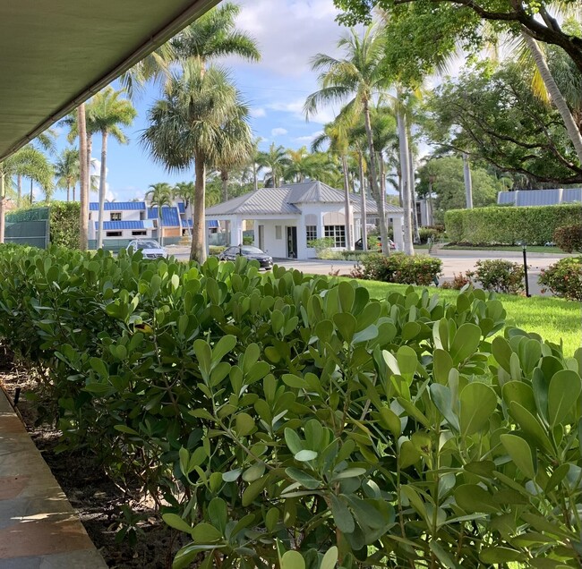 Building Photo - 100 Royal Palm Way