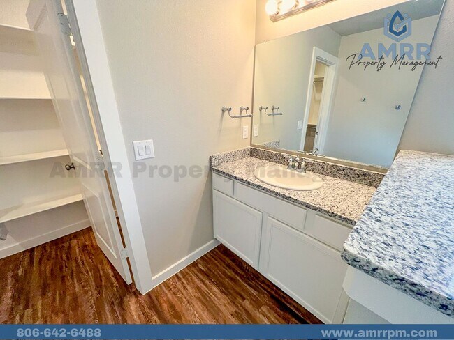 Building Photo - Beautiful 4 Bedroom Home