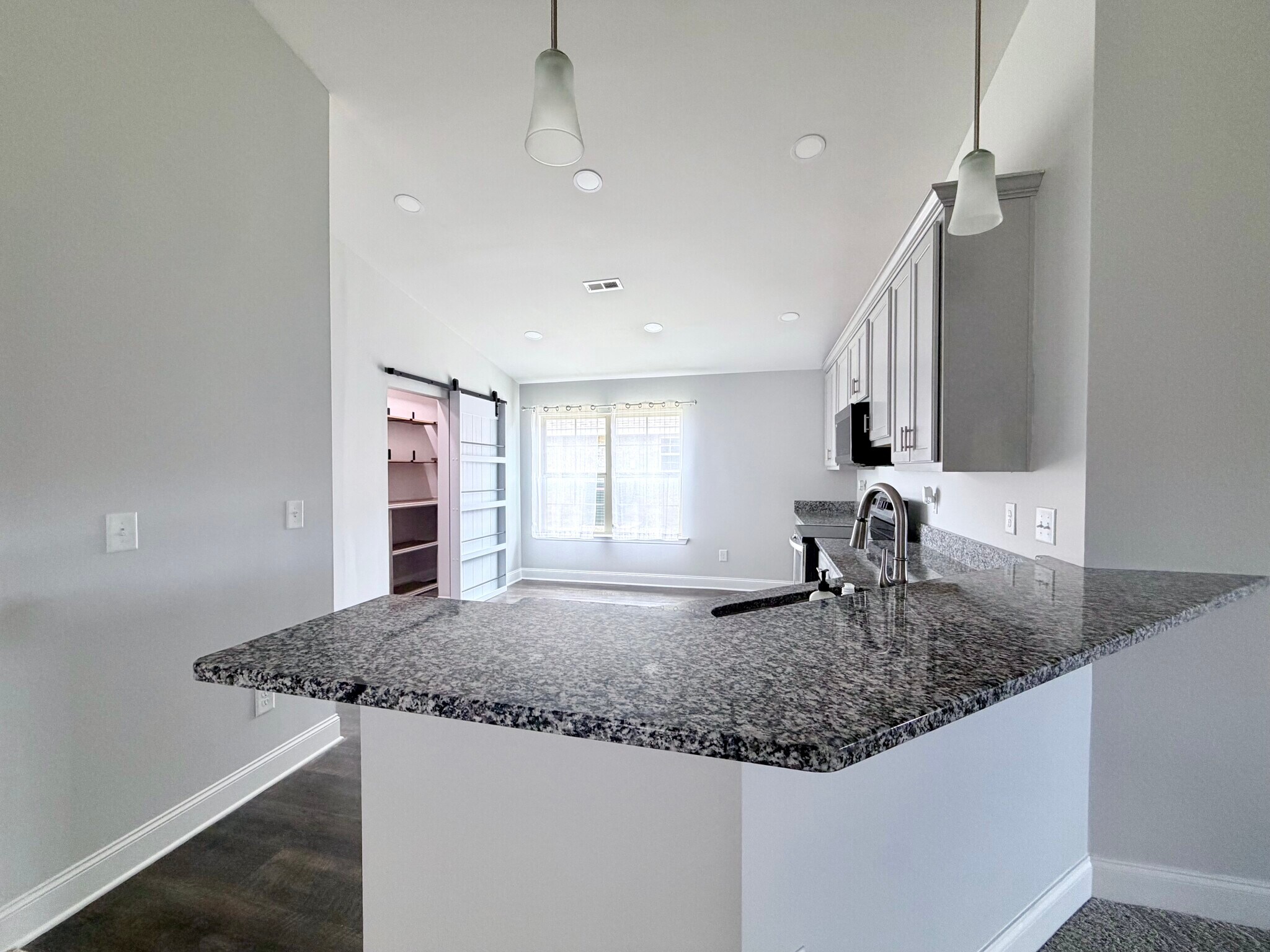 Building Photo - 202 Abercorn Dr