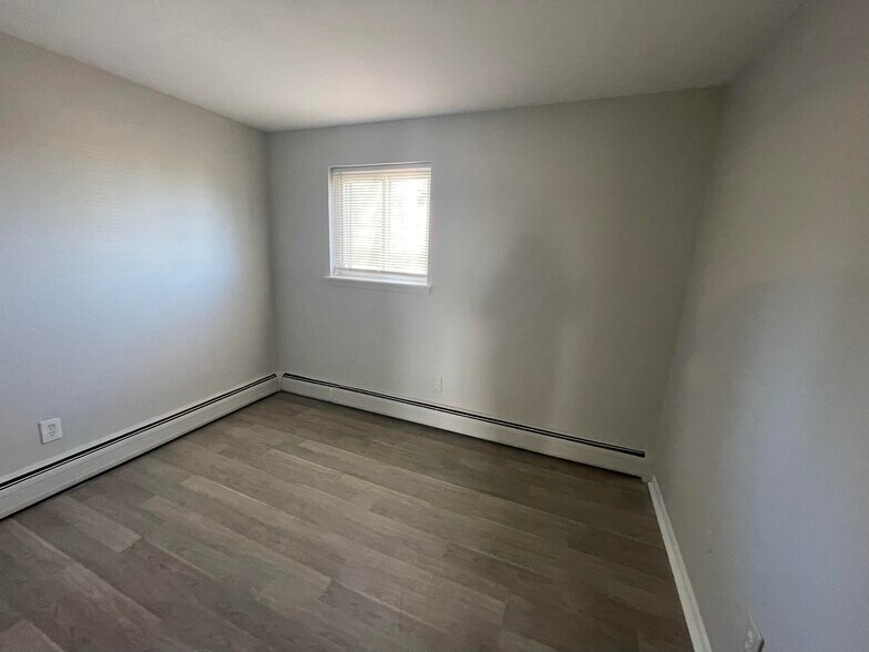 Building Photo - 4818 Unruh Ave