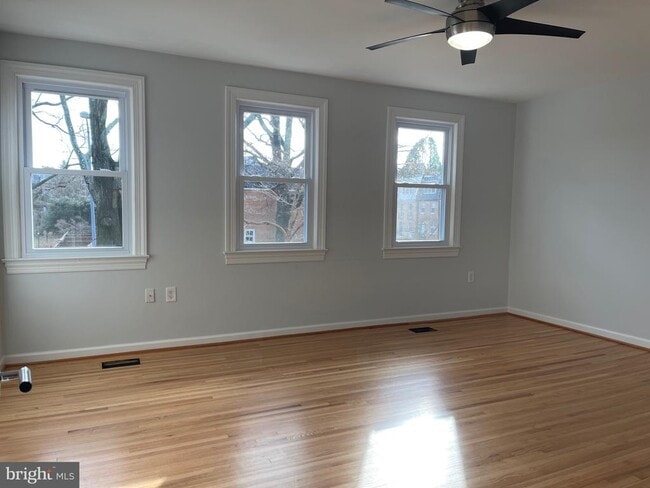 Building Photo - 519 G St SW