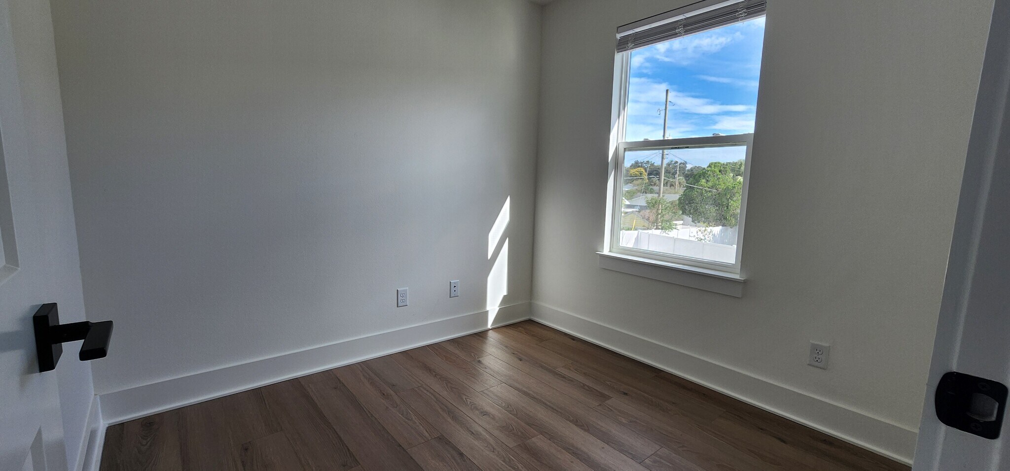 Office/Nursery - 2027 Peel Ave