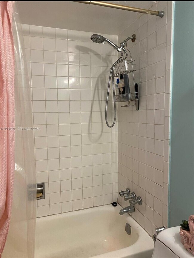 Building Photo - 1801 S Treasure Dr