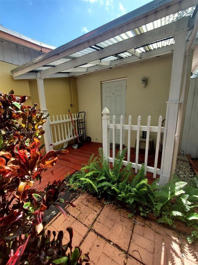 Building Photo - 6851 Farragut St