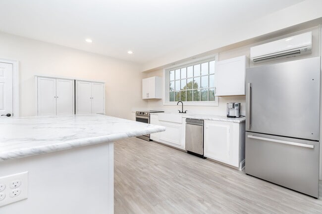 Building Photo - 235 White Deer Rocks Rd