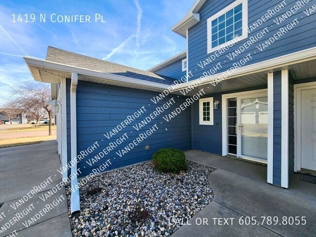 Building Photo - 1419 N Conifer Pl