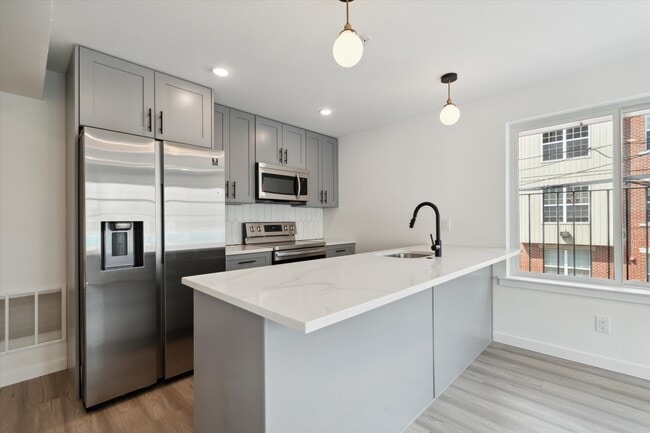 Building Photo - 1338 N 15th St