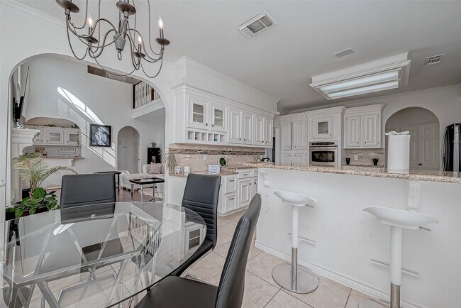 Building Photo - 8006 Devlin Dr