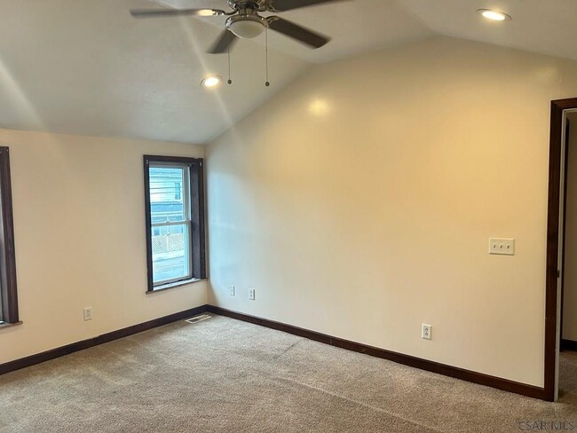 Building Photo - 442 Cooper Ave