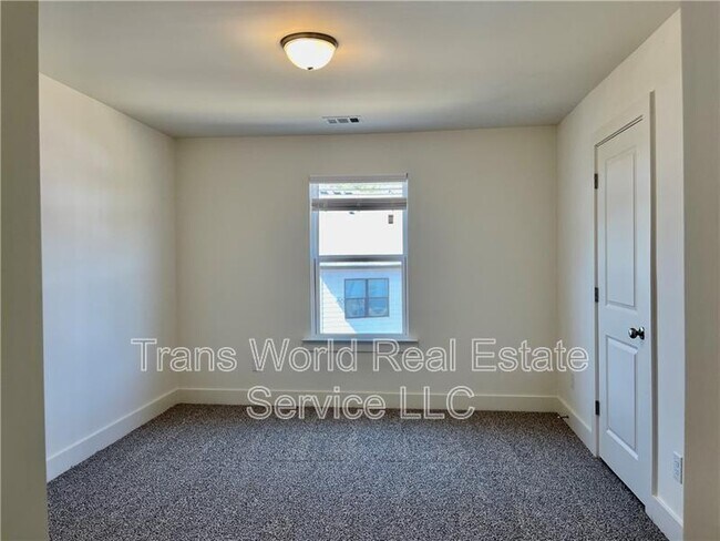 Building Photo - 159 Auburn Run Ln