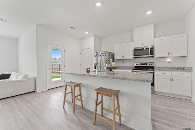 Building Photo - 12780 Sweetleaf Ave