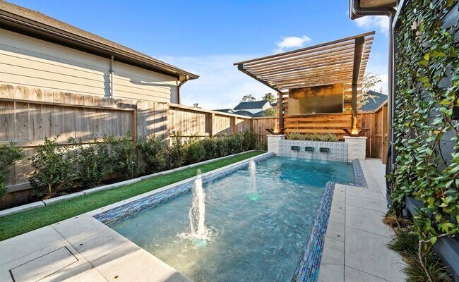 Building Photo - 222 Thistle Dr