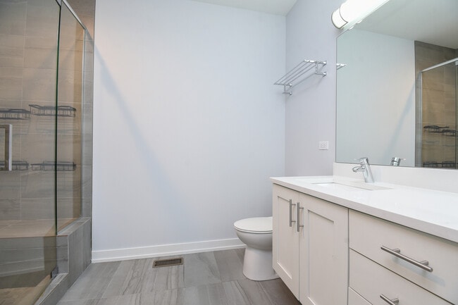 Building Photo - 330 Pennsylvania Way