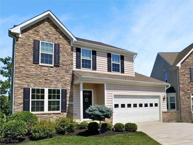 Primary Photo - 5055 Lake Forest Dr