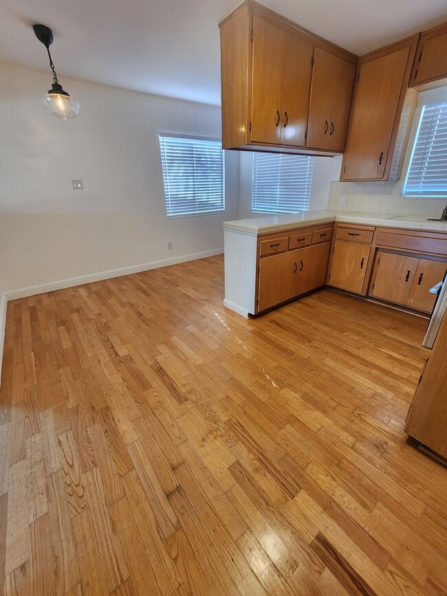 Building Photo - Adorable Single Level 3 Bed, 2 Bath Arroyo...