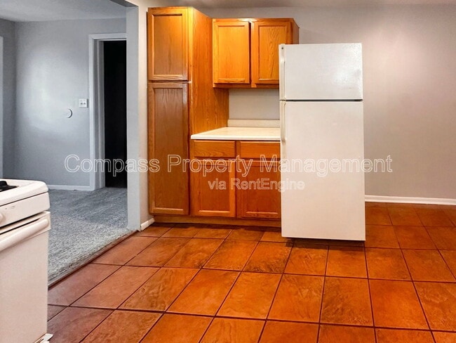 Building Photo - 142 Page St NE