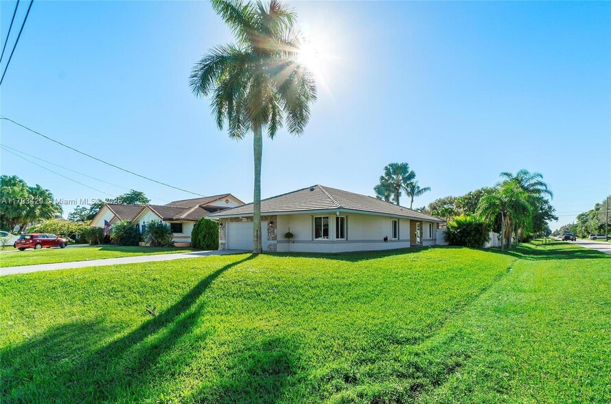 Building Photo - 11780 NW 27th Ct