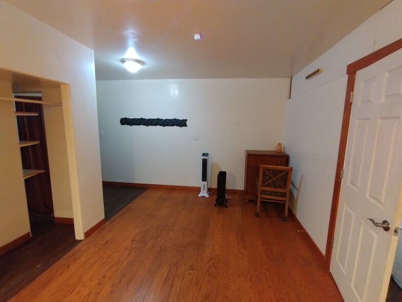 Building Photo - 1680 E Alder St