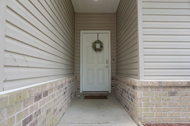 Building Photo - 212 Ladue Ave