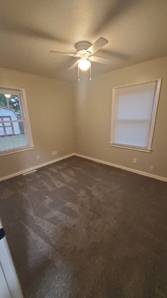 Building Photo - 330 Fager Dr