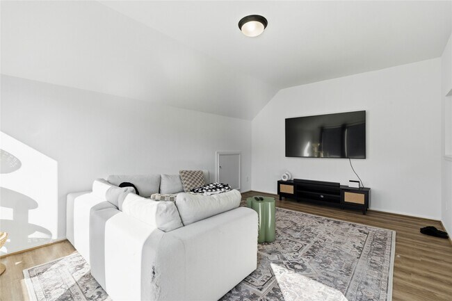 Building Photo - 2427 Mount Healy Ct