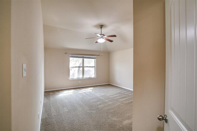 Building Photo - 128 Fort Cobb Way