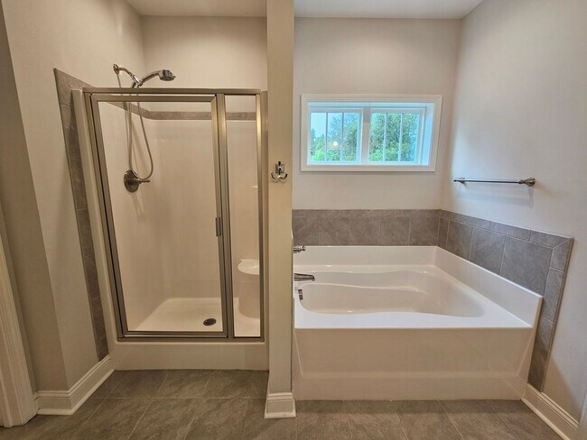 Building Photo - NEW LISTING!!!!!