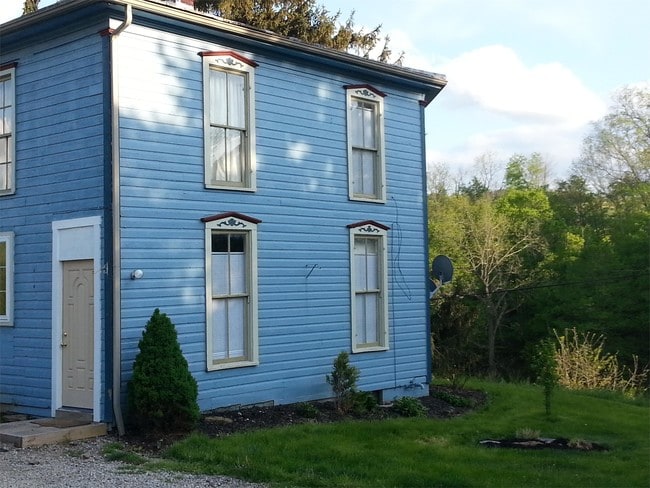 Building Photo - 49241 Little McMahon Creek Rd