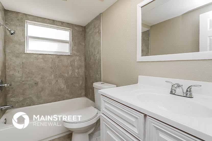 Building Photo - 11612 Crystal Lake Dr