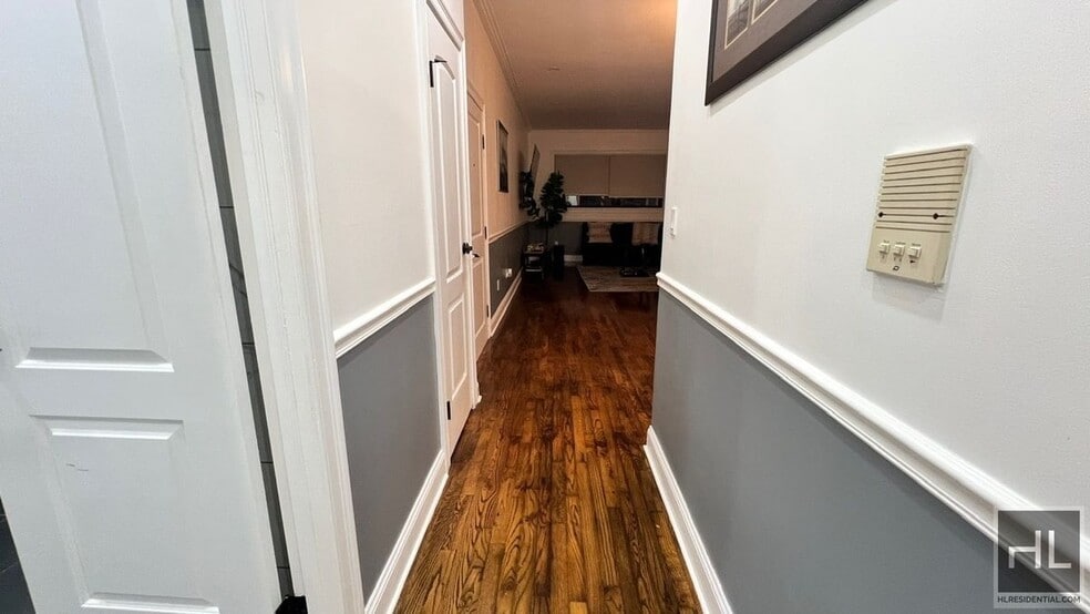 Building Photo - 629 E 83rd St