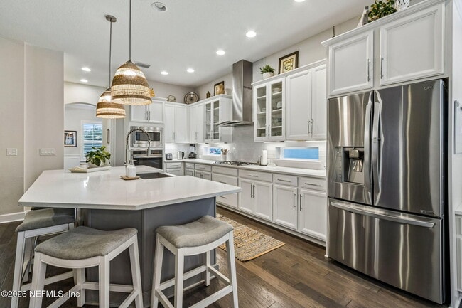 Building Photo - 209 Manor Ln