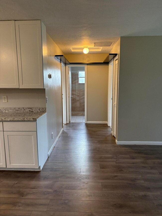 Building Photo - 1704 Citation Dr